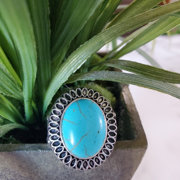 Silver Tone & Turquoise Stretch Band Ring 💥3 for $24💥 - Picture 14 of 17